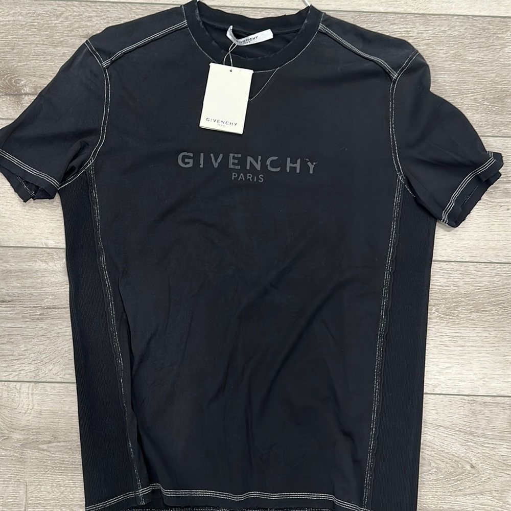 NEW Givenchy tshirt
